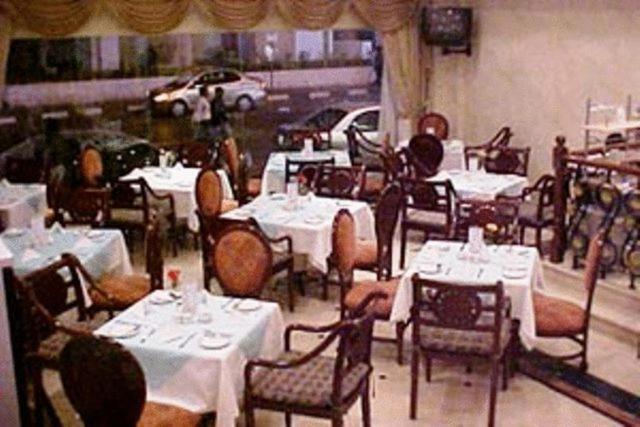 Ramee Hotel Apartments Dubai Restaurant photo