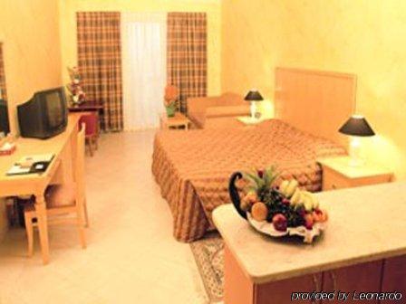 Ramee Hotel Apartments Dubai Room photo